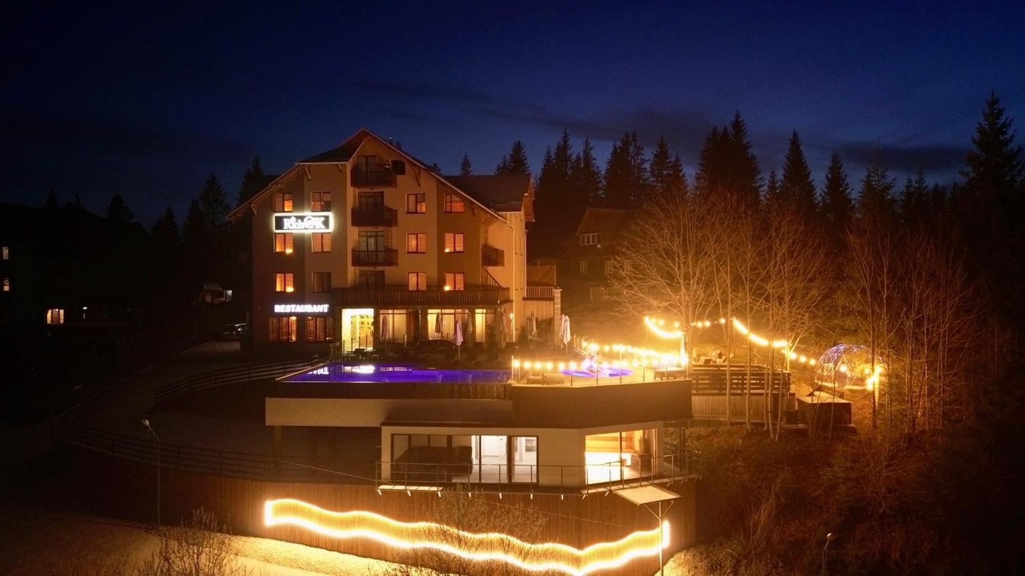Rich Oak - Готель З Відкритим Панорамний Басейном Iablunîțea Exterior foto